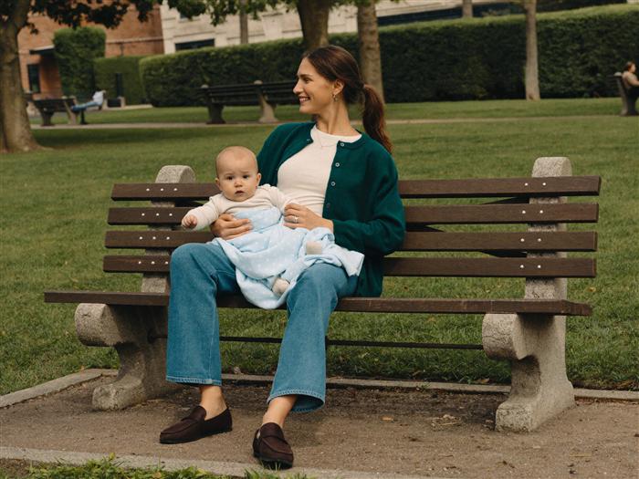 Nursing in Public Without the Anxiety: A Practical Guide